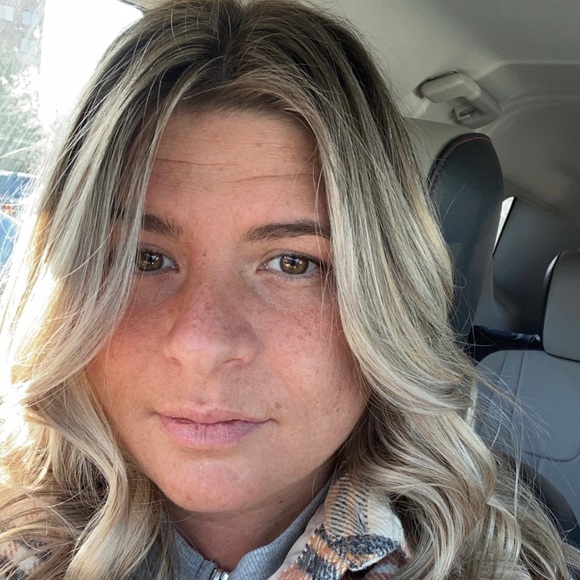 Meet your Posher, Kerry - Picture 2 of 2